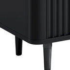 Comodino a 6 cassetti in legno con pannello scanalato a onda