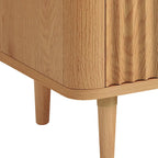 Comodino a 6 cassetti in legno con pannello scanalato a onda