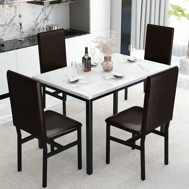 Set da pranzo Mieres 5 pezzi con tavolo in finto marmo e 4 sedie imbottite in pelle sintetica PU