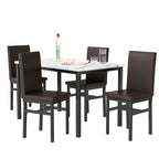 Set da pranzo Mieres 5 pezzi con tavolo in finto marmo e 4 sedie imbottite in pelle sintetica PU