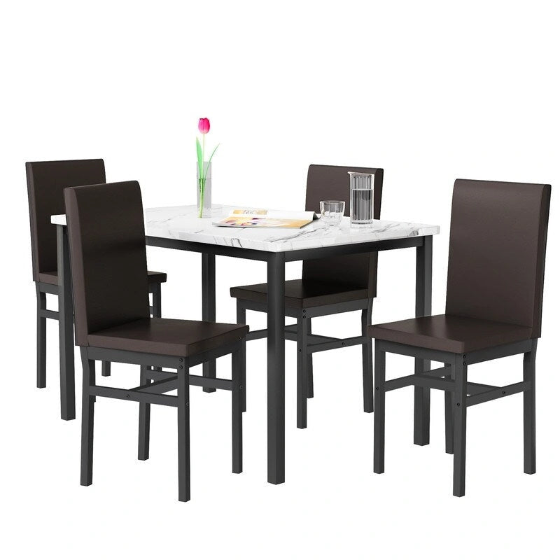 Set da pranzo Mieres 5 pezzi con tavolo in finto marmo e 4 sedie imbottite in pelle sintetica PU
