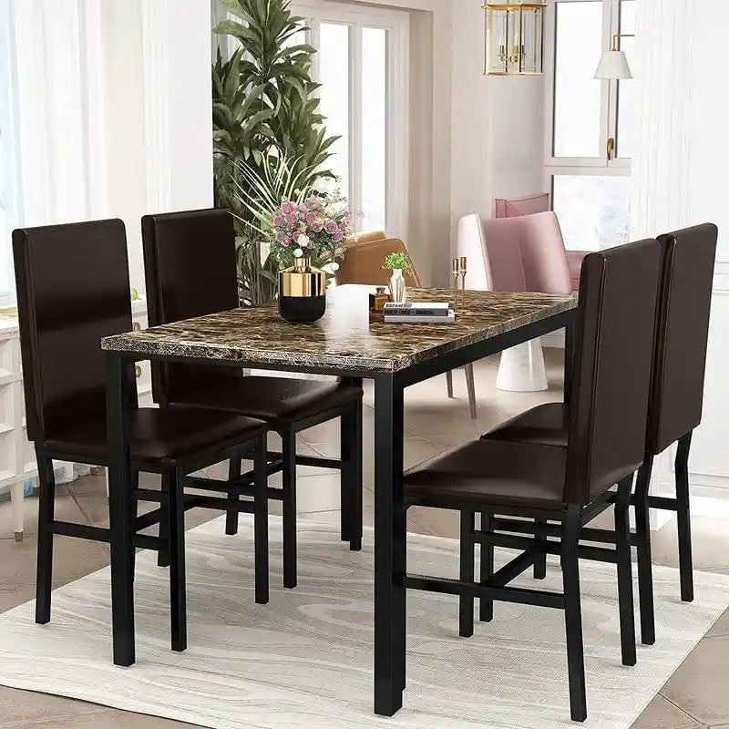 Set da pranzo Mieres 5 pezzi con tavolo in finto marmo e 4 sedie imbottite in pelle sintetica PU