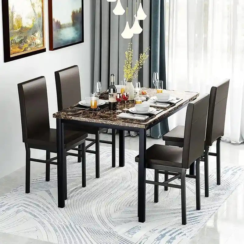 Set da pranzo Mieres 5 pezzi con tavolo in finto marmo e 4 sedie imbottite in pelle sintetica PU