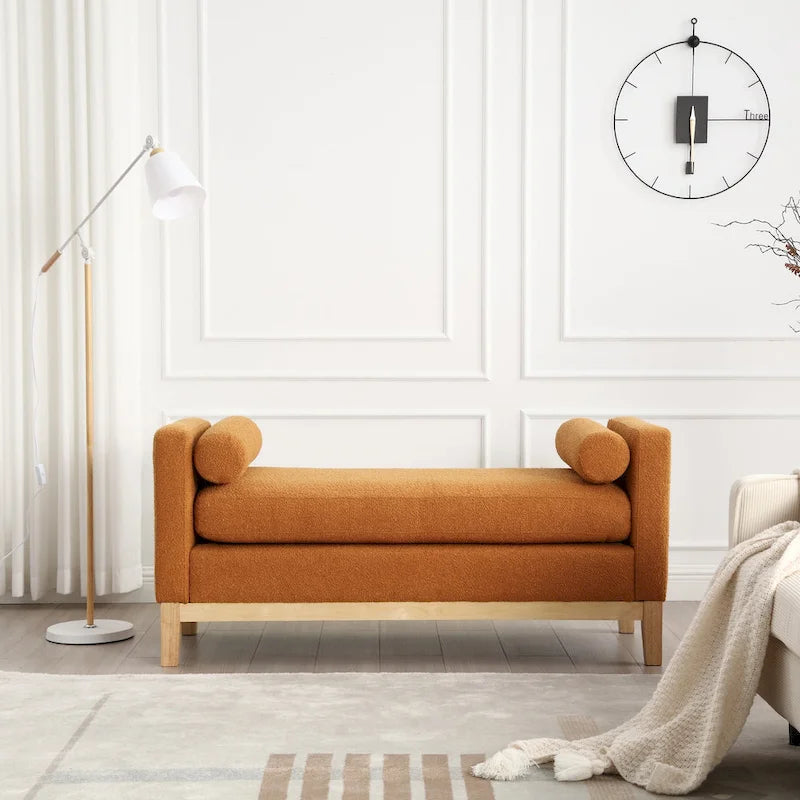 Elegante panca imbottita, con gambe in legno