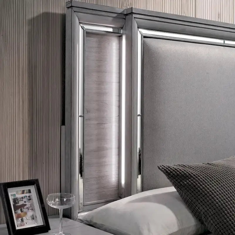 Taia Set Camera da Letto Contemporaneo 3 Pezzi Grigio con Letto, Comodino e Cassettiera con LED